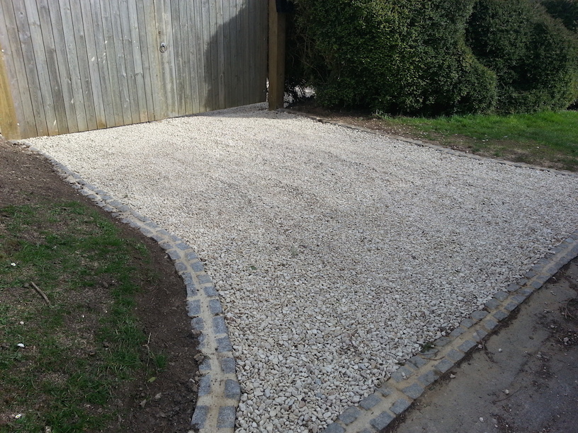 Edging and gravelling of driveway